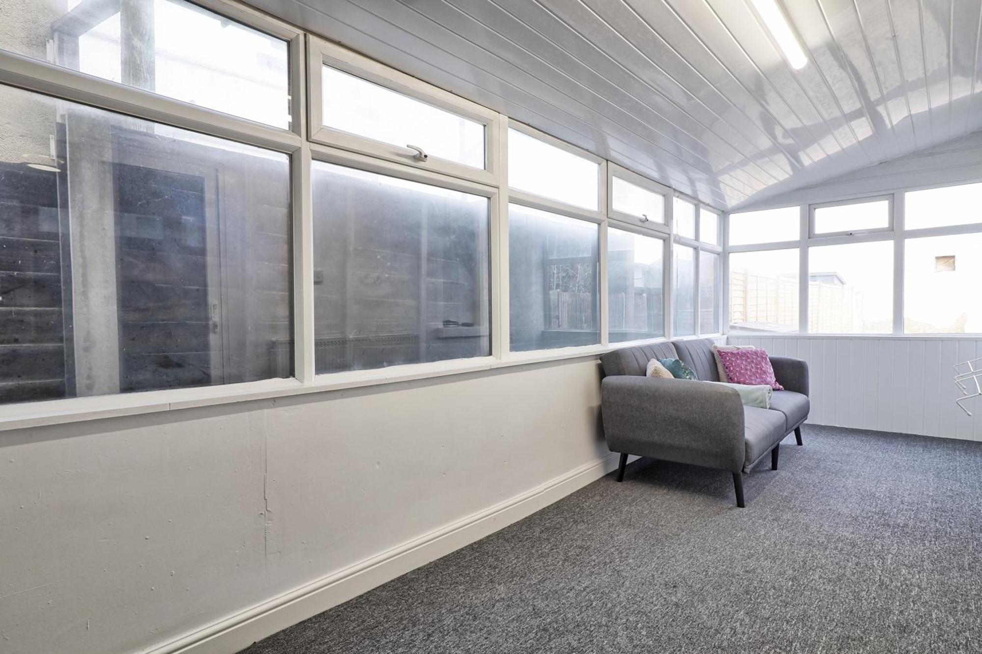 Beautiful Spacious Four Bedroom House With Parking For 2 Cars, 5 Minute Walk To Southend Station Bagian luar foto